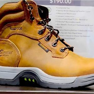 New Men’s Chippewa Boots